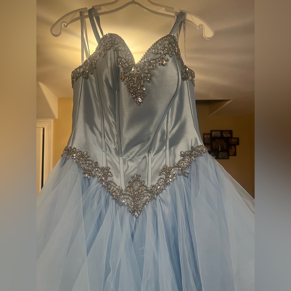Fiesta Gowns by House of Wu SKY BLUE Quince Dress Size 4